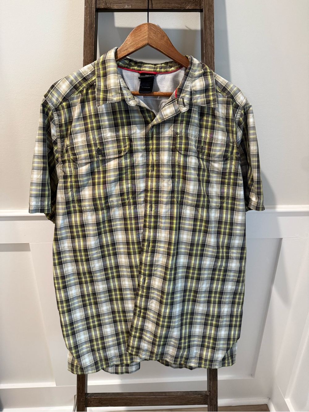 The North Face Men's Short-Sleeve Plaid Button-Up Shirt - Green/Gray